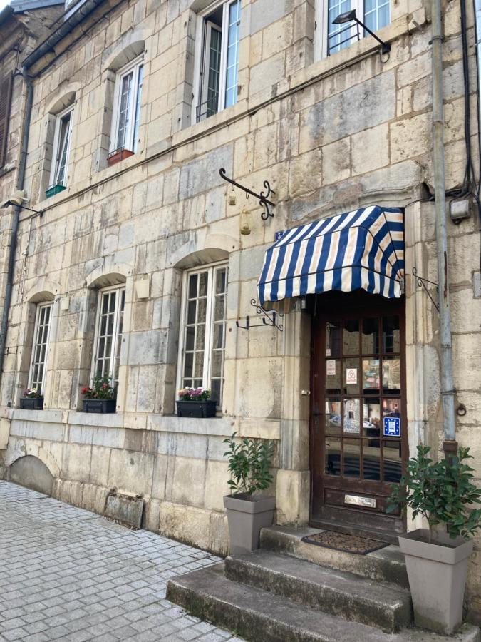 Ancien Hotel Plein De Charme بوم ليه دام المظهر الخارجي الصورة