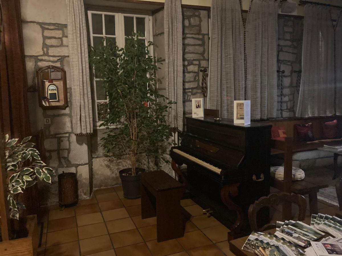 Ancien Hotel Plein De Charme بوم ليه دام المظهر الخارجي الصورة